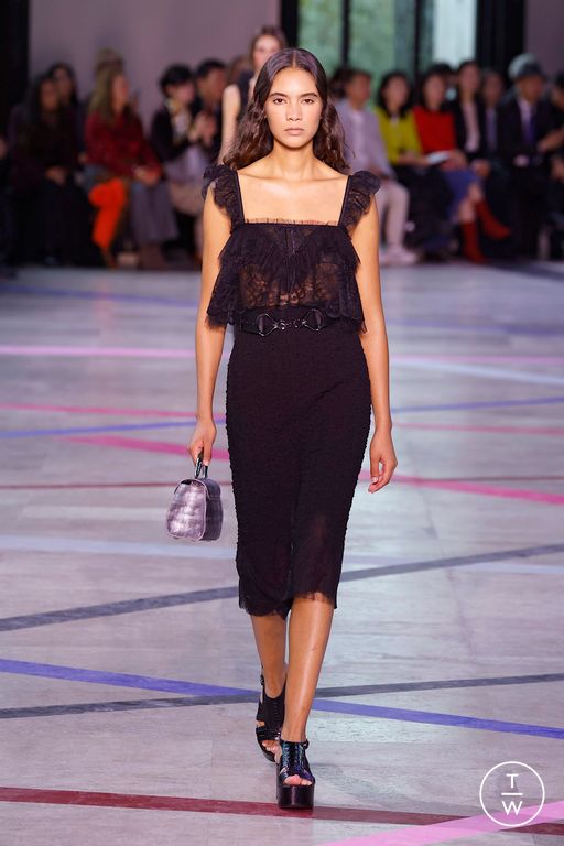 SS26 Shiatzy Chen Look 15