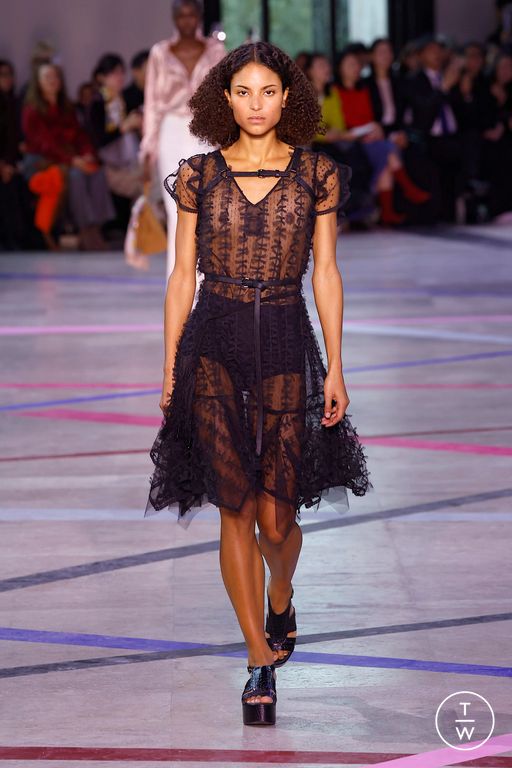 SS26 Shiatzy Chen Look 30