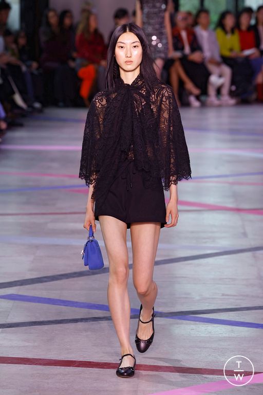 SS26 Shiatzy Chen Look 32