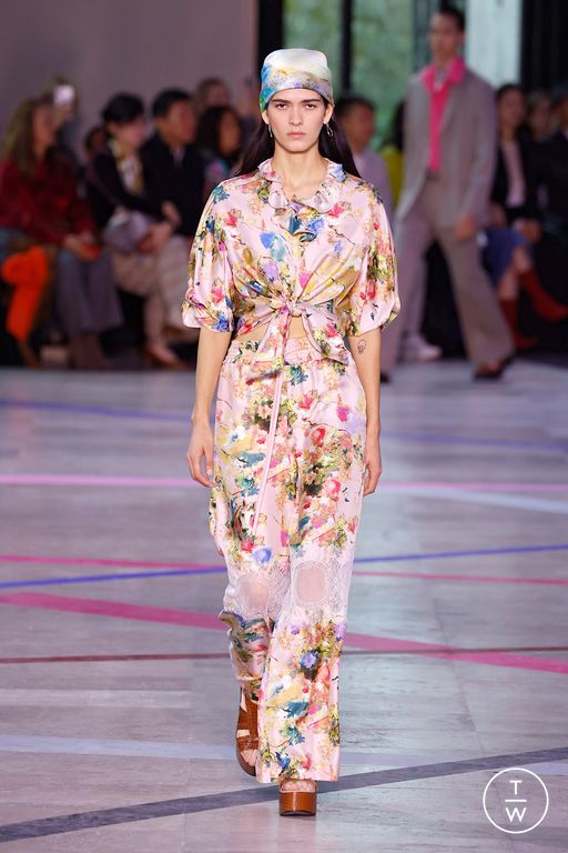 SS26 Shiatzy Chen Look 41