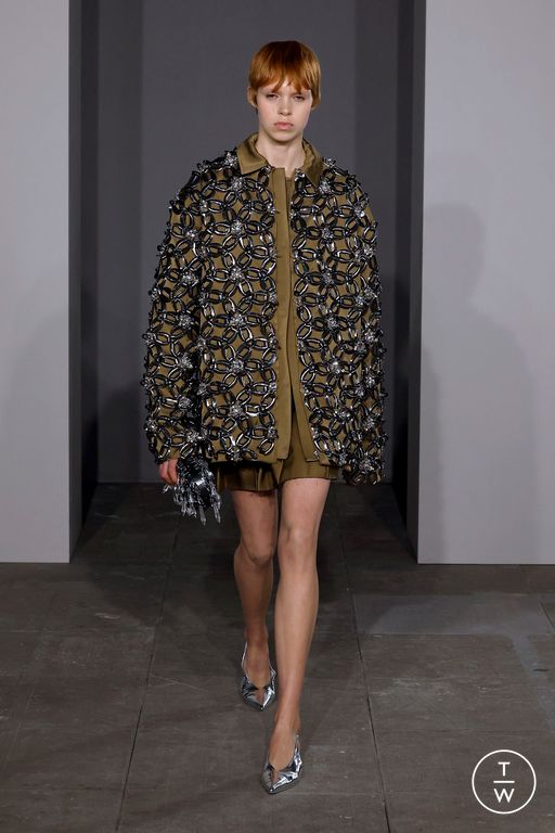 FW25 Simkhai Look 30