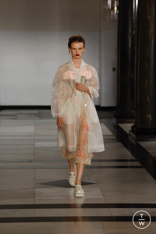 Spring-Summer 2025 Simone Rocha Look 18