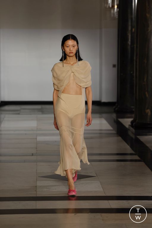 Spring-Summer 2025 Simone Rocha Look 38