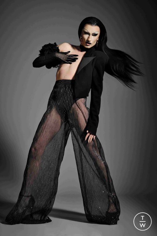 Resort 2025 Christian Siriano Look 18