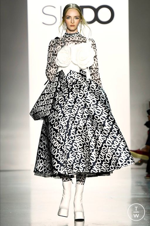 Tagwalk: The Fashion Search Engine