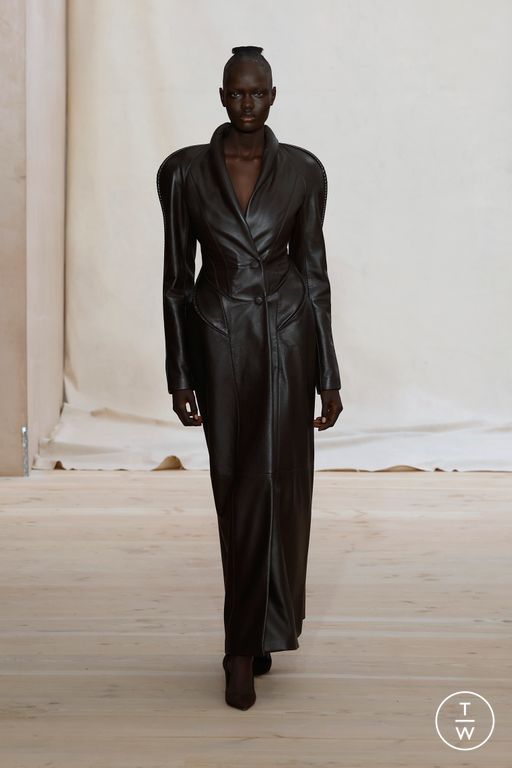 SS25 Standing Ground Look 17