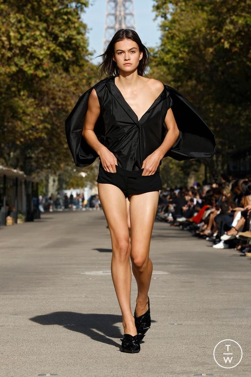 Stella McCartney SS23 womenswear #20 - Tagwalk: The Fashion Search Engine