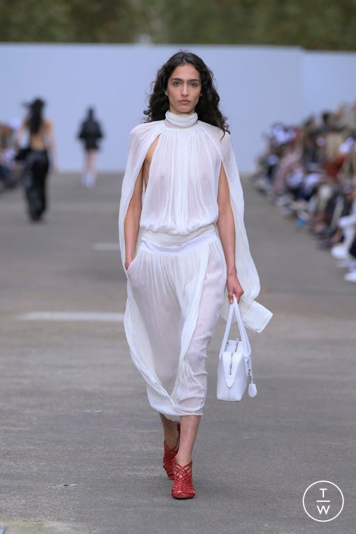 Spring-Summer 2025 Stella McCartney Look 42