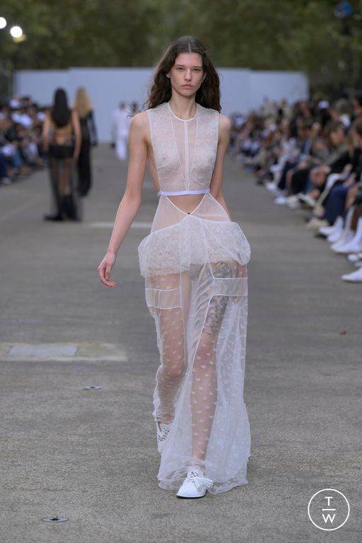 Spring-Summer 2025 Stella McCartney Look 48