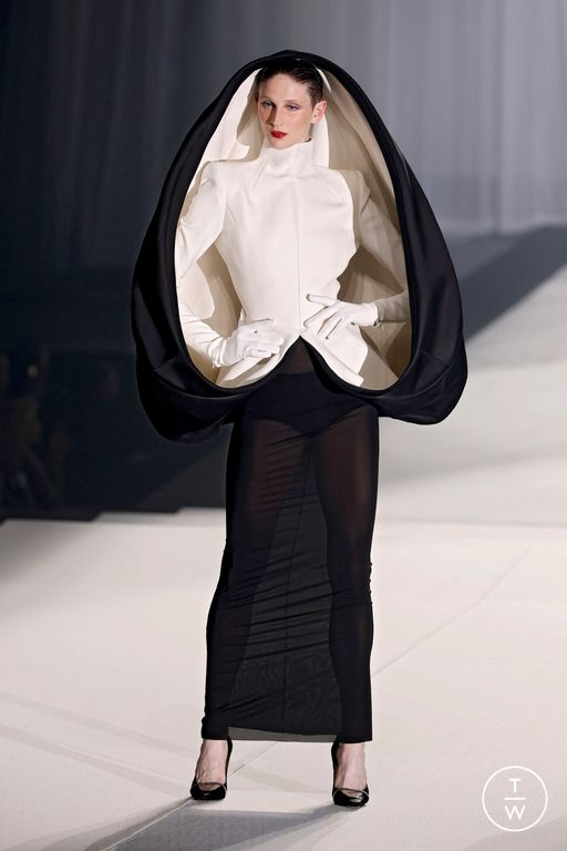 FW24 Stephane Rolland Look 24