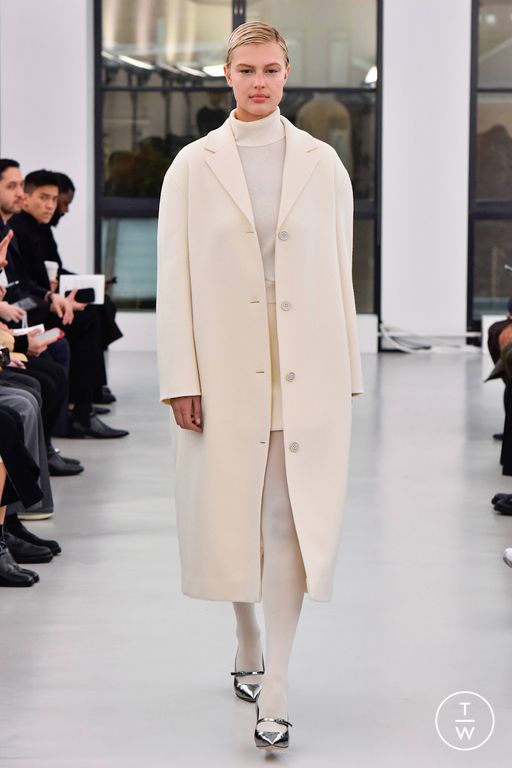 FW23 Theory Look 1