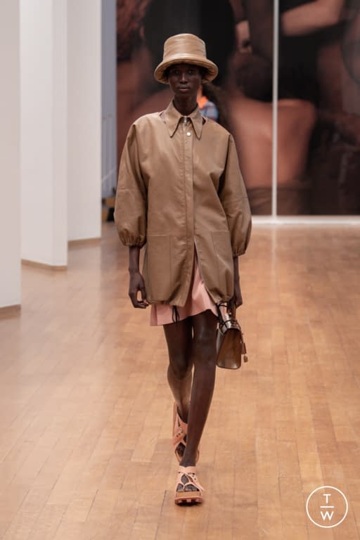 SS22 Tod's Look 15