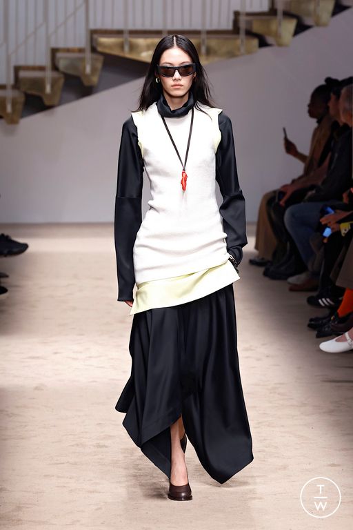 FW25 Tod's Look 34