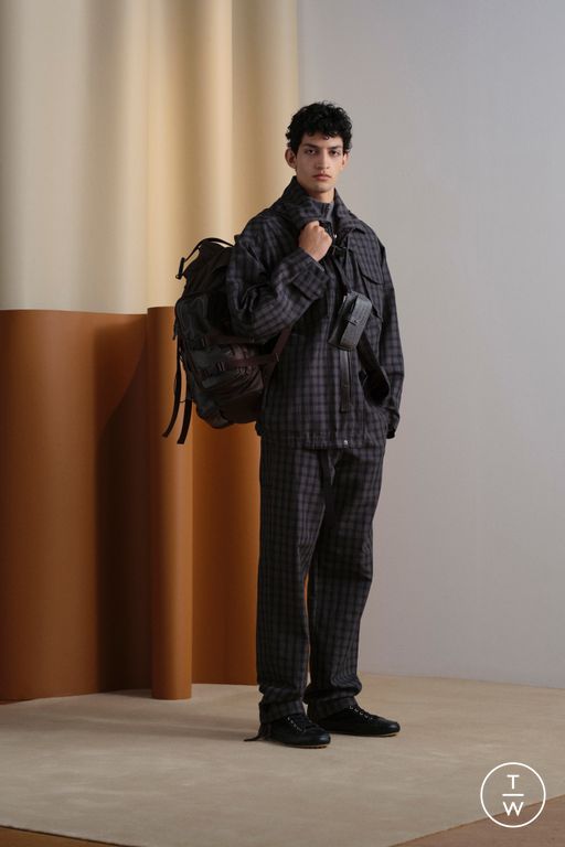 Spring-Summer 2025 Tod's Look 16