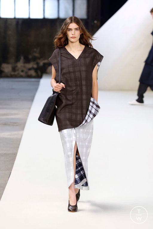 Spring-Summer 2025 Tod's Look 18