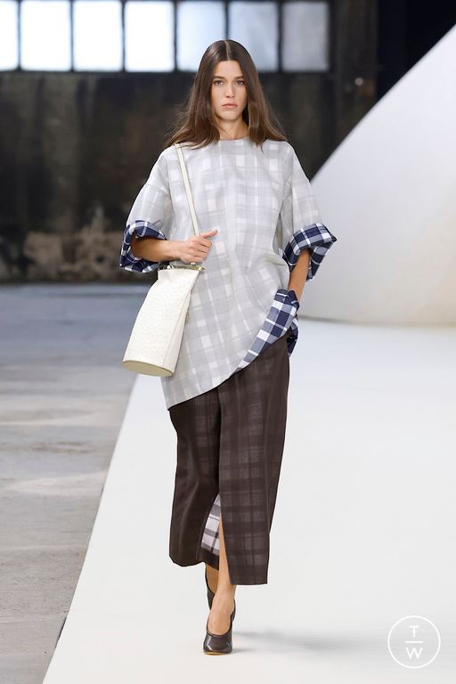 Spring-Summer 2025 Tod's Look 22