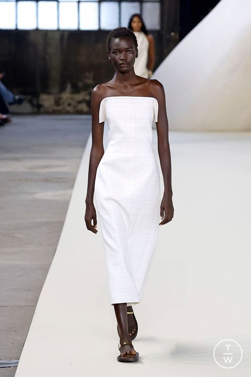 Spring-Summer 2025 Tod's Look 35