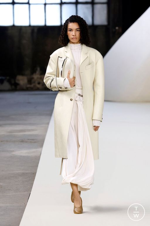 Spring-Summer 2025 Tod's Look 37