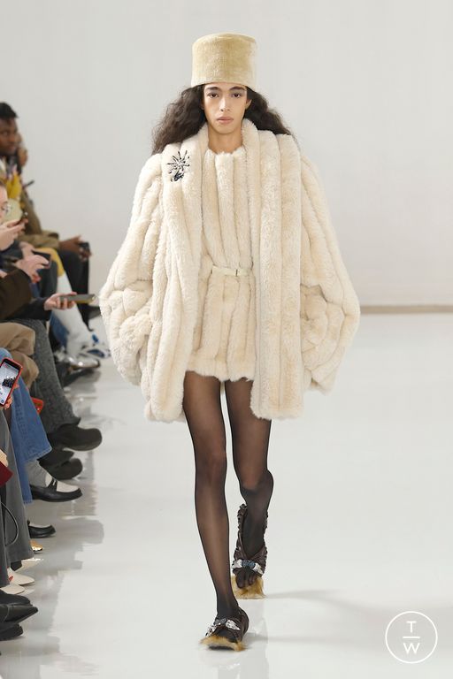 FW25 Toga Look 21