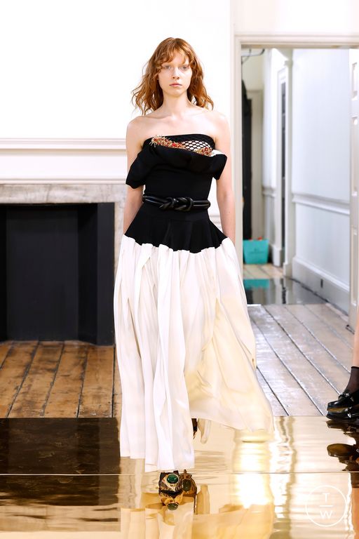 Spring/Summer 2025 Toga Look 29