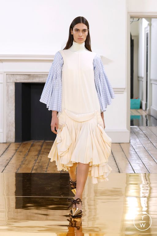 Spring/Summer 2025 Toga Look 34