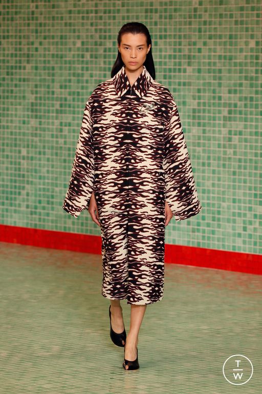 Spring-Summer 2025 Tory Burch Look 14