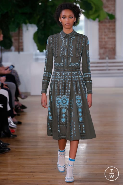RS18 Valentino Look 38