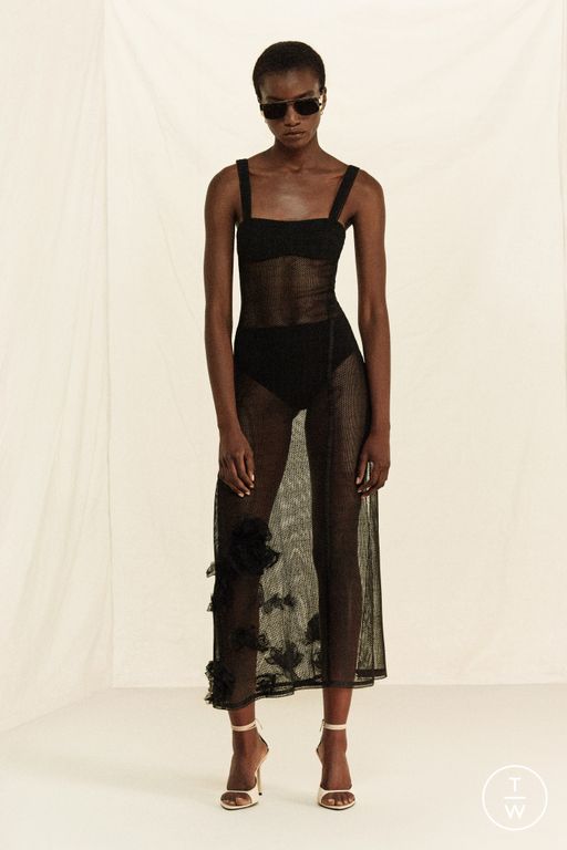 RS26 Victoria Beckham Look 15