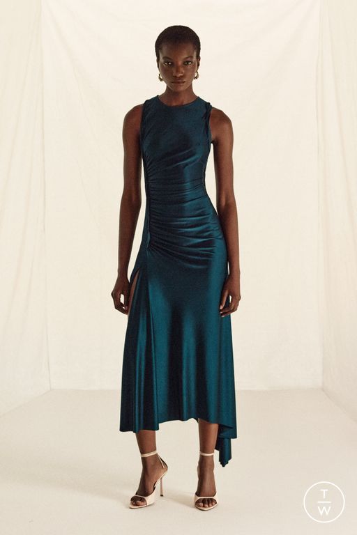 RS26 Victoria Beckham Look 20