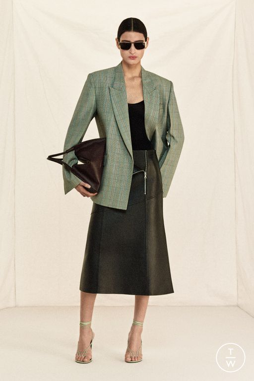 RS 26 Victoria Beckham Look 21