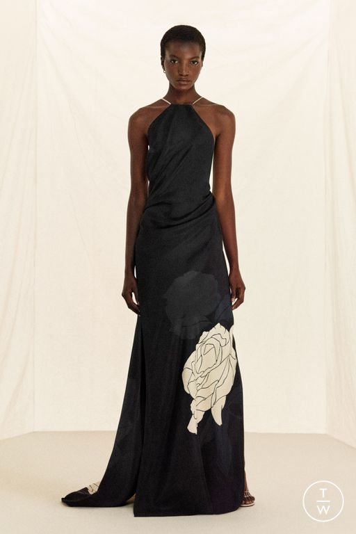 RS26 Victoria Beckham Look 22