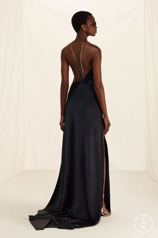 RS 26 Victoria Beckham Look 5