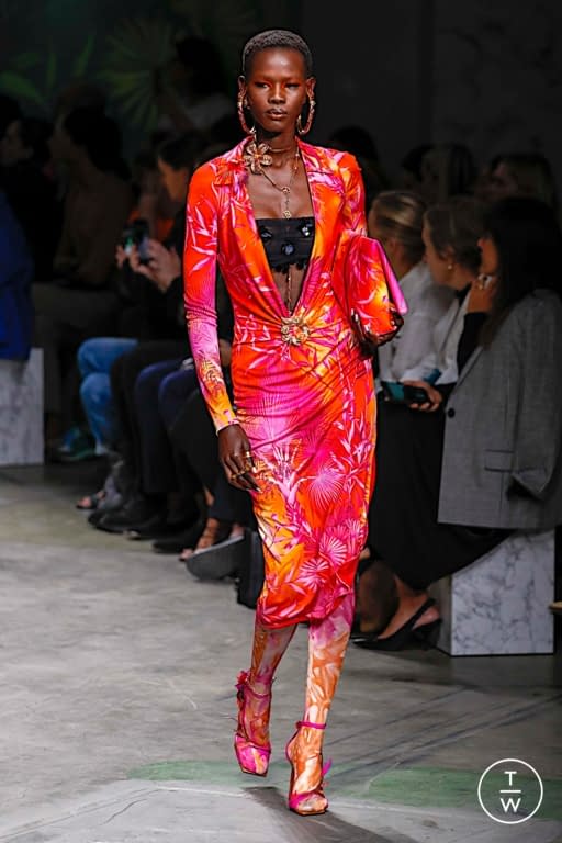 Versace SS20 womenswear #7 - Tagwalk: The Fashion Search Engine