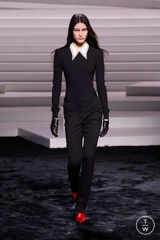 Versace FW22 womenswear #54 - Tagwalk: The Fashion Search Engine