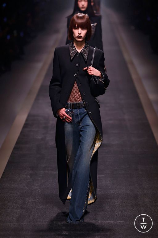 FW25 Versace Look 17