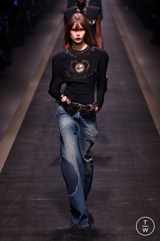 FW25 Versace Look 19