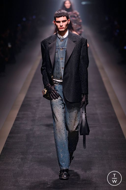 FW25 Versace Look 54