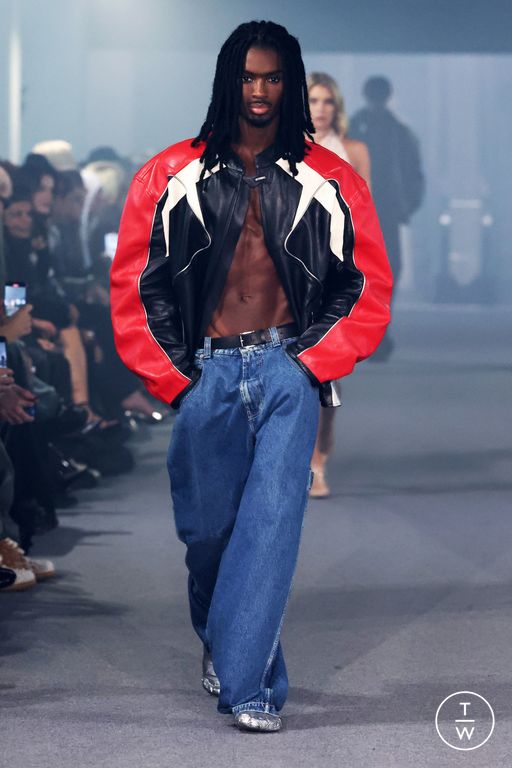 Spring-Summer 2025 VETEMENTS Look 36