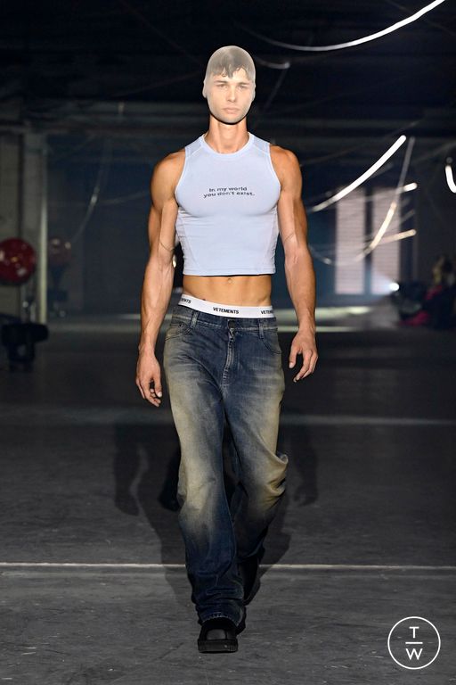 SS26 VETEMENTS Look 33