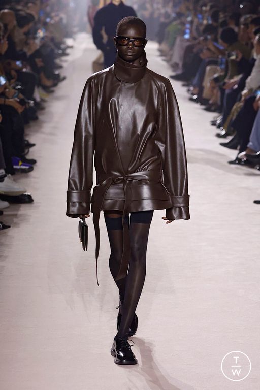 FW25 Victoria Beckham Look 20