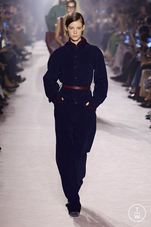 FW25 Victoria Beckham Look 21