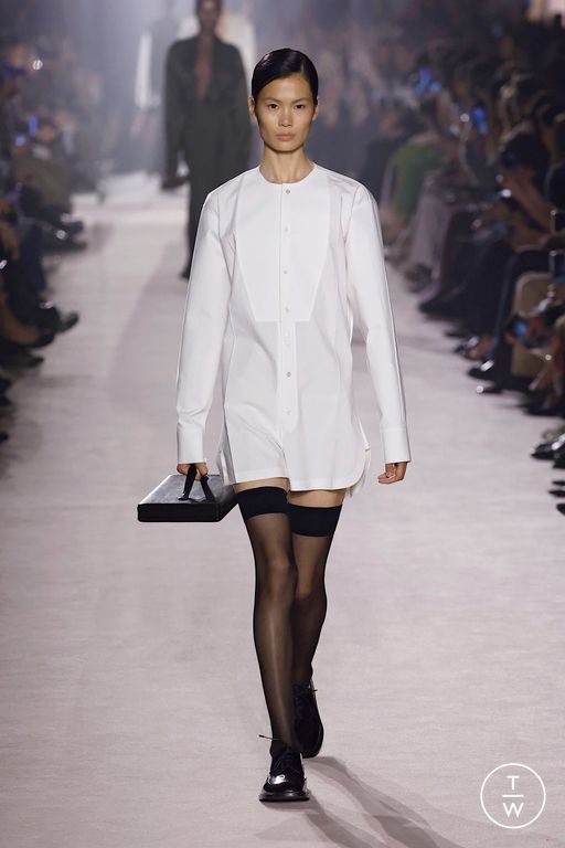 FW25 Victoria Beckham Look 36