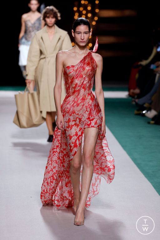 Spring-Summer 2025 Victoria Beckham Look 6