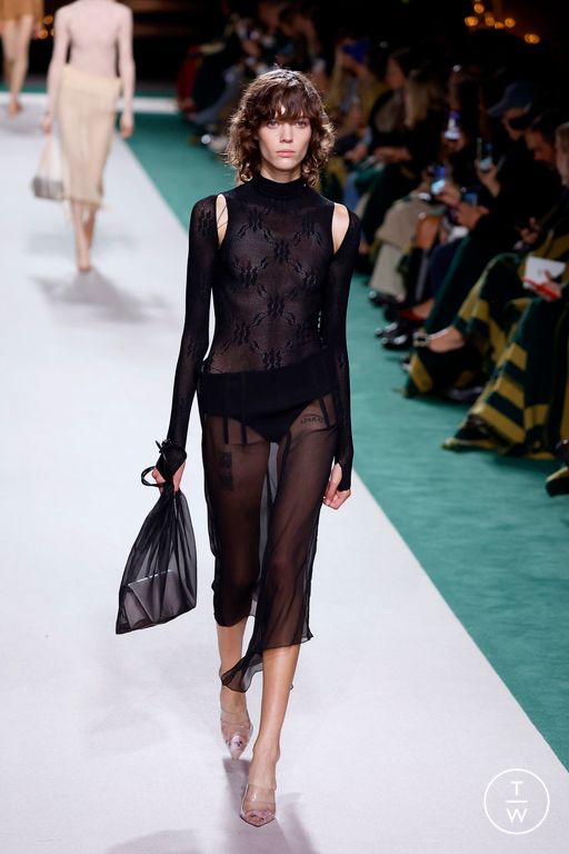 Spring-Summer 2025 Victoria Beckham Look 26