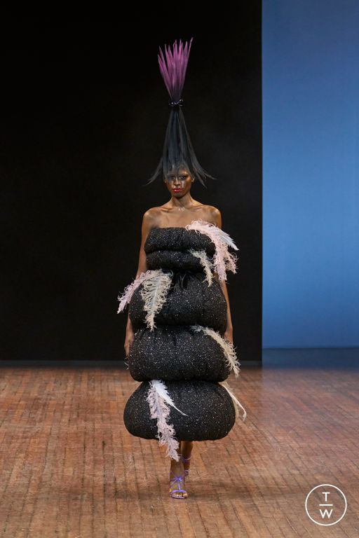 FW25 Viktor & Rolf Look 3