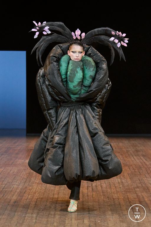 FW25 Viktor & Rolf Look 7
