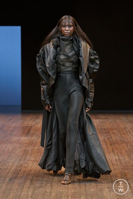 FW25 Viktor & Rolf Look 8