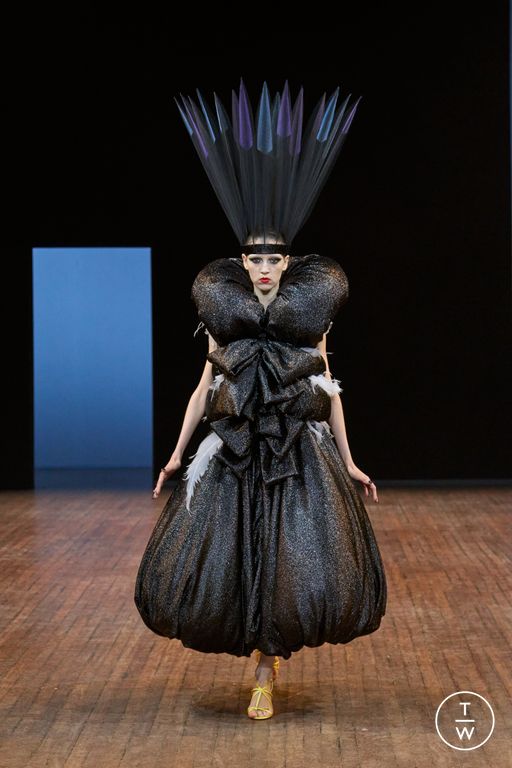 FW25 Viktor & Rolf Look 11