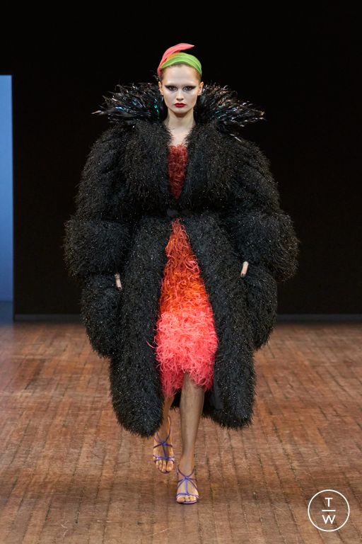 FW25 Viktor & Rolf Look 13