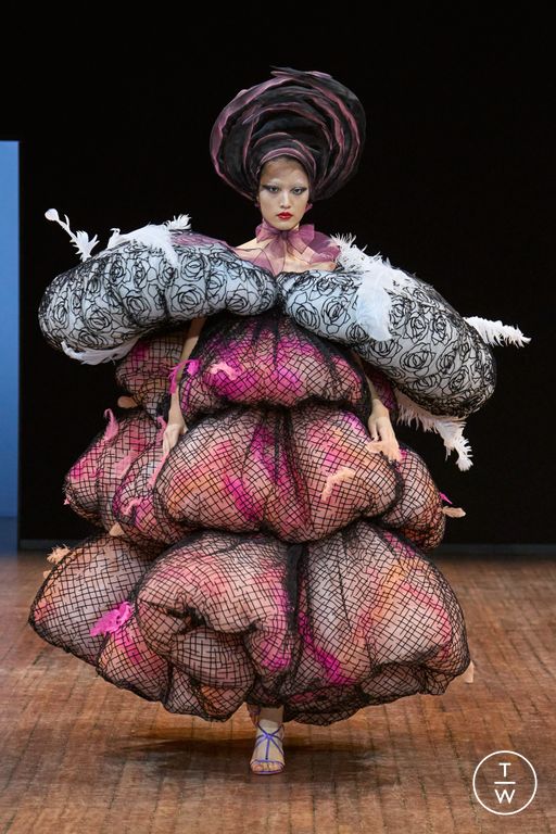 FW25 Viktor & Rolf Look 15